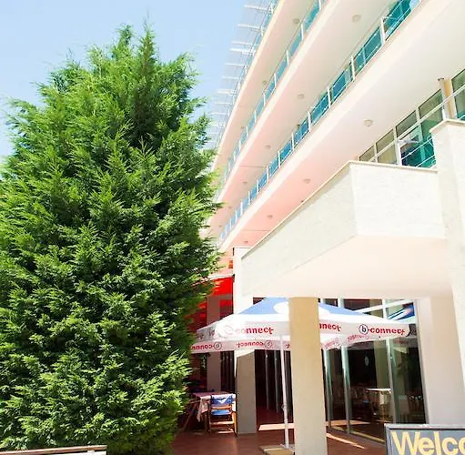 Ivana Palace - Free Parking Отель