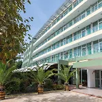 Ivana Palace - Free Parking サニービーチ