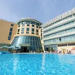 Ivana Palace - Free Parking ホテル 4*