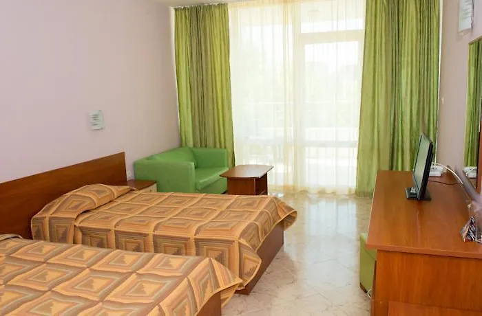 Ivana Palace - Free Parking Hotel