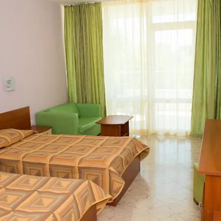 Ivana Palace - Free Parking Hotel