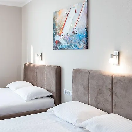 Ivana Palace - Free Parking Хотел 4*