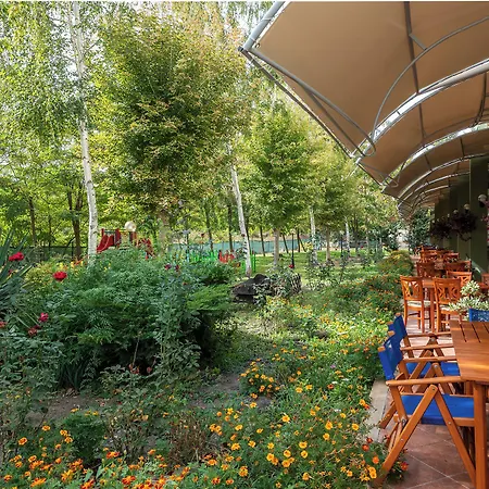 Отель Ivana Palace - Free Parking 4*