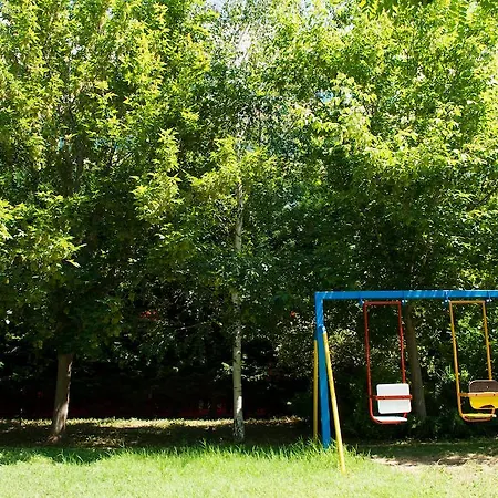 Ivana Palace - Free Parking Хотел 4*