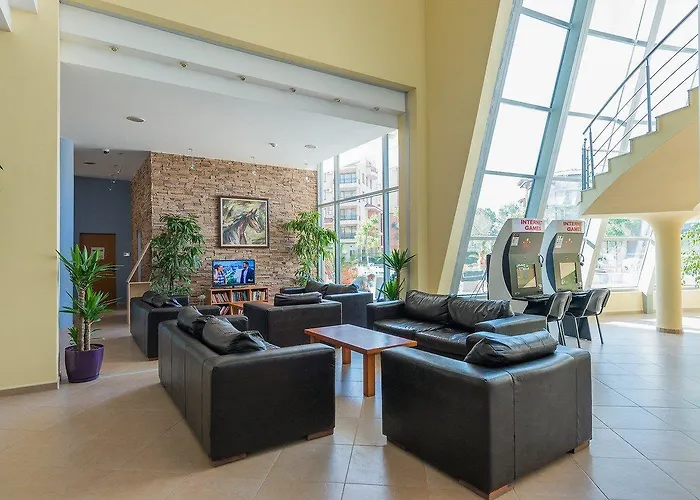 Ivana Palace - Free Parking Hotell 4*