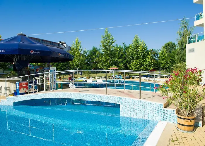 Ivana Palace - Free Parking Hotell 4*